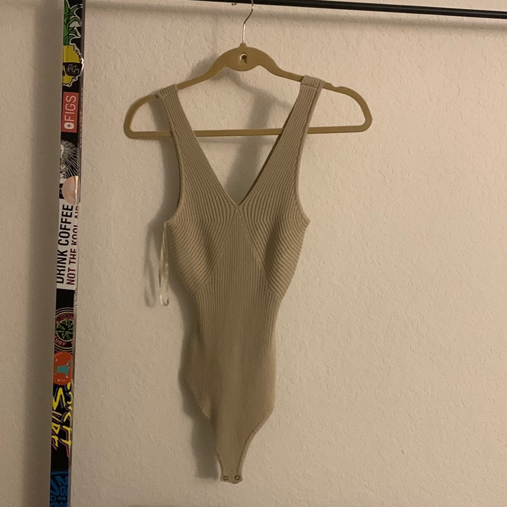 Nude Ribbed Bodysuit Abercrombie and Fitch Size Small